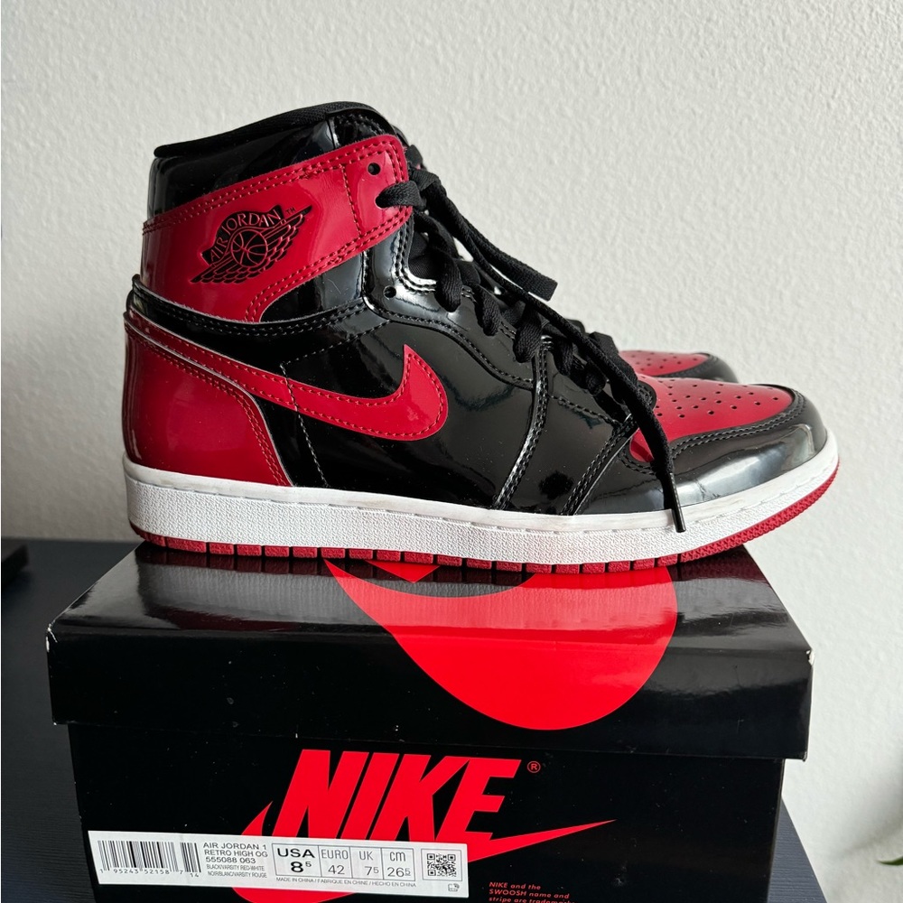 Authentic! Jordan 1 Retro High OG Size 8.5
Patent Bred